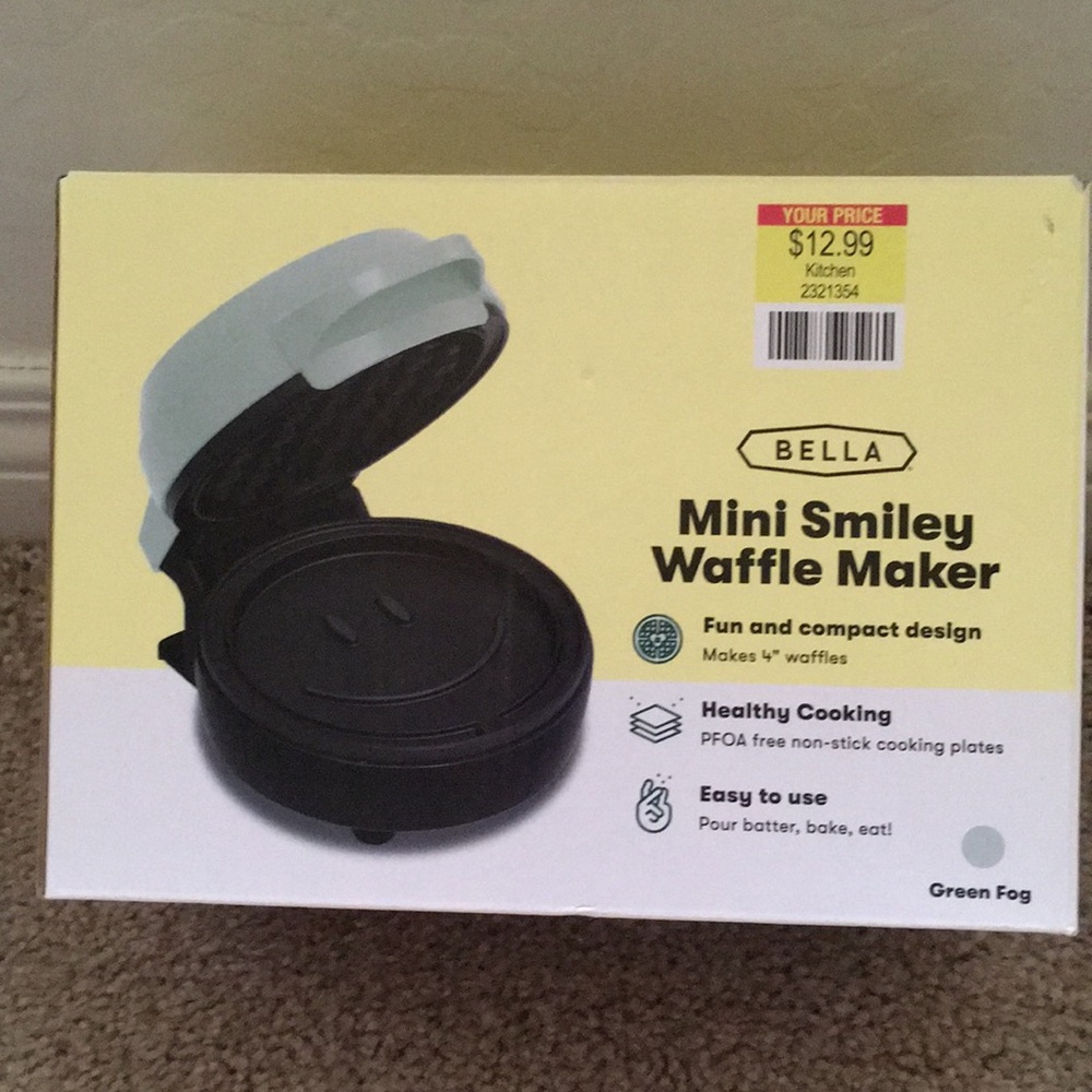 Bella Mini Smiley Waffle Maker - Black and Green